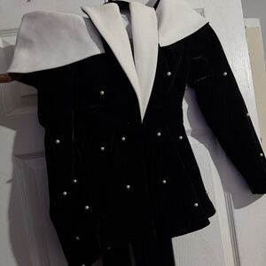 2 Piece velvet set with pearl details